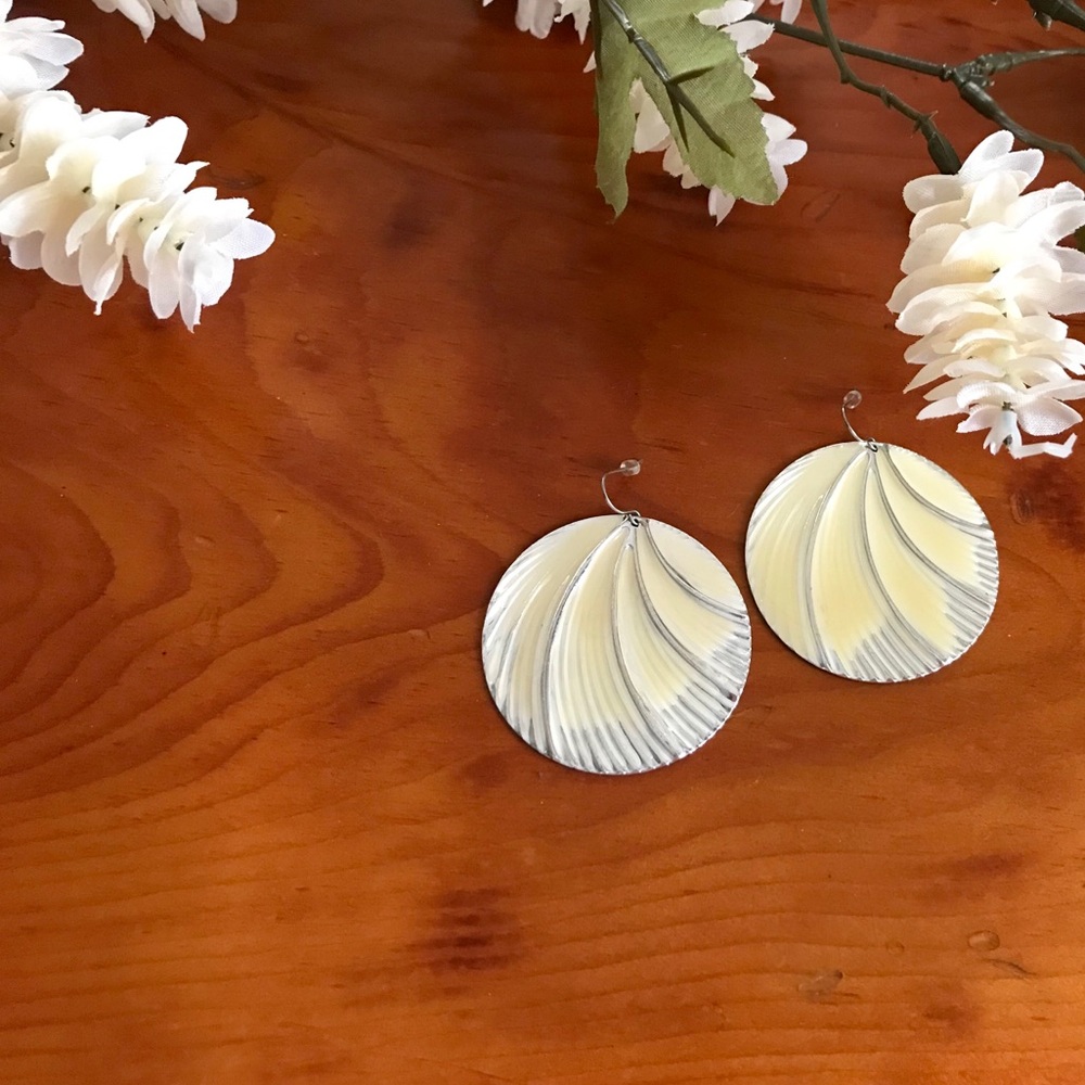 Round Earrings
